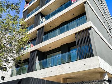Departamento de dos ambientes con cochera,  en venta- Ituzaingó Sur