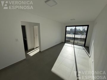 Departamento de dos ambientes con cochera,  en venta- Ituzaingó Sur