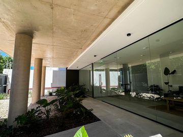 Departamento de dos ambientes con cochera,  en venta- Ituzaingó Sur