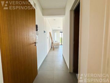 Departamento de dos ambientes con cochera,  en venta- Ituzaingó Sur