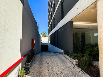 Departamento de dos ambientes con cochera,  en venta- Ituzaingó Sur