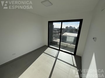 Departamento de dos ambientes con cochera,  en venta- Ituzaingó Sur