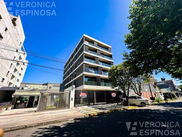 Departamento de dos ambientes con cochera,  en venta- Ituzaingó Sur