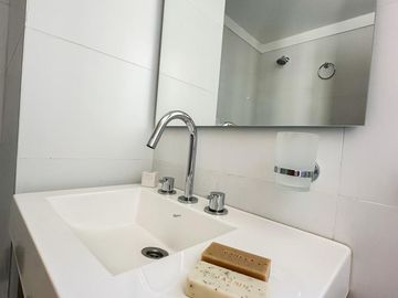 Departamento de dos ambientes con cochera,  en venta- Ituzaingó Sur