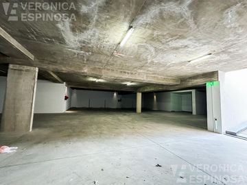 Departamento de dos ambientes con cochera,  en venta- Ituzaingó Sur