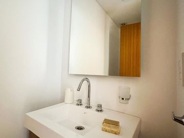 Departamento de dos ambientes con cochera,  en venta- Ituzaingó Sur
