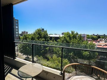 Departamento de dos ambientes con cochera,  en venta- Ituzaingó Sur