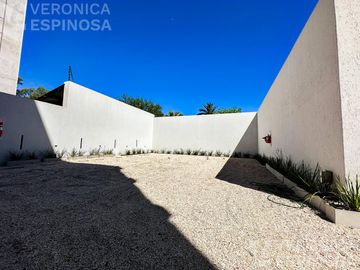 Departamento de dos ambientes con cochera,  en venta- Ituzaingó Sur