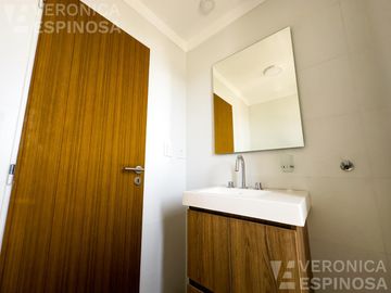 Departamento de dos ambientes con cochera,  en venta- Ituzaingó Sur