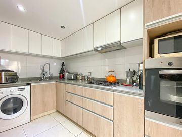 Departamento de Dos Dormitorios con cocina remodelada cercano al Colegio Ingles Mitre y Urquiza