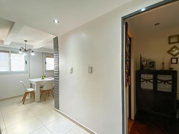 Departamento de Dos Dormitorios con cocina remodelada cercano al Colegio Ingles Mitre y Urquiza