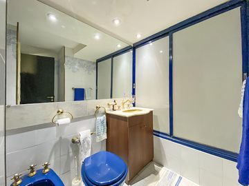 Departamento de Dos Dormitorios con cocina remodelada cercano al Colegio Ingles Mitre y Urquiza