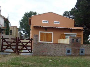 Duplex en venta - 2 dormitorios 1 baño - patio - 500 mts 2- Mar De Ajo