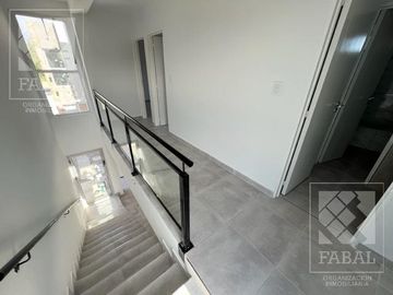 Casa venta Confluencia Rural, 2 dormitorios, 2 baños, jardín y entrada para auto