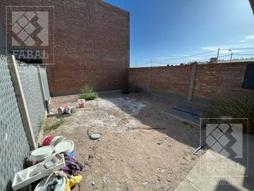 Casa venta Confluencia Rural, 2 dormitorios, 2 baños, jardín y entrada para auto