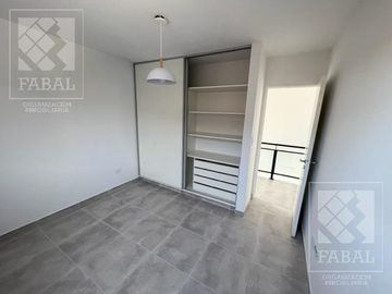 Casa venta Confluencia Rural, 2 dormitorios, 2 baños, jardín y entrada para auto