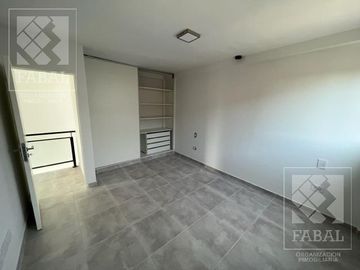 Casa venta Confluencia Rural, 2 dormitorios, 2 baños, jardín y entrada para auto