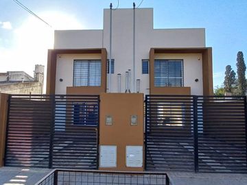 PH en venta - 2 Dormitorios 1 Baño - Cochera - 137Mts2 - Venado Tuerto, General López, Santa Fe