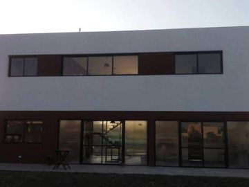 Casa en venta en barrio Santa Guadalupe, Pilar del Este