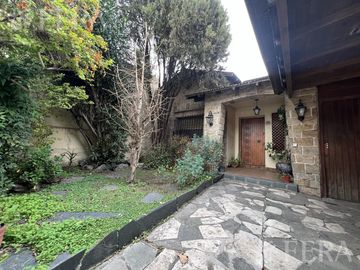 Venta de Casa 4 ambientes con cochera en Wilde