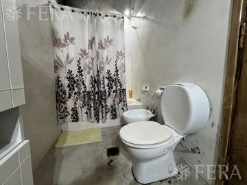 Venta de Casa 4 ambientes con cochera en Wilde