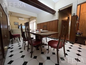 Venta de Casa 4 ambientes con cochera en Wilde