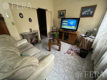 Venta de Casa 4 ambientes con cochera en Wilde