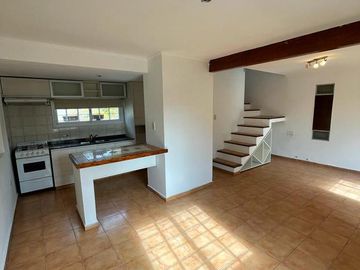 Venta Casa - 2 Dormitorios - B° Villa Rivera Indarte