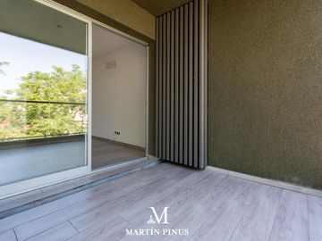 SEMIPISO - 3 AMBIENTES CON POSIBIILIDAD DE HACER OTRO CUARTO - BALCON - UNA COCHERA- COLEGIALES