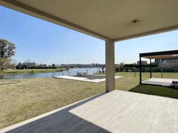 Casa en venta en San Matias - Al Lago - Con Piscina
