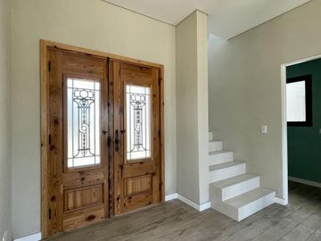 Casa en venta en San Matias - Al Lago - Con Piscina