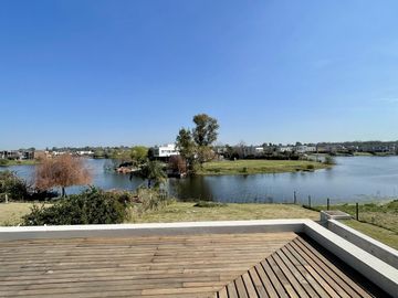 Casa en venta en San Matias - Al Lago - Con Piscina
