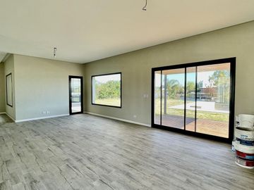 Casa en venta en San Matias - Al Lago - Con Piscina