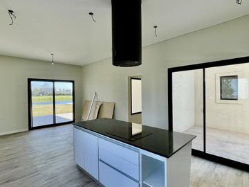 Casa en venta en San Matias - Al Lago - Con Piscina