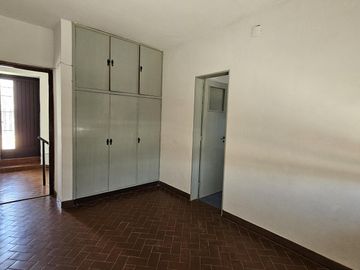 Casa sobre Av Zanni, a metros de Almafuerte