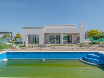 Casa en El Canton - Golf - PG