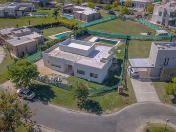 Casa en El Canton - Golf - PG
