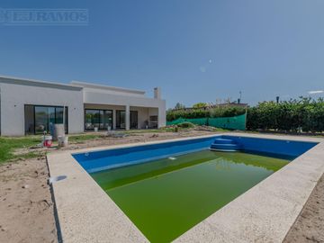 Casa en El Canton - Golf - PG