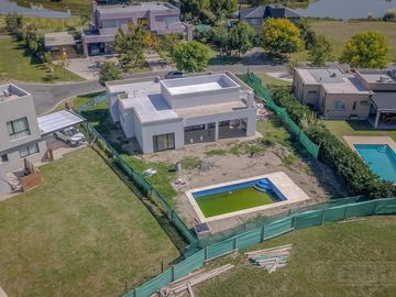Casa en El Canton - Golf - PG