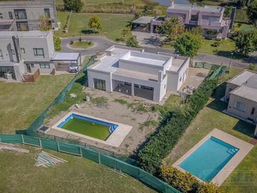 Casa en El Canton - Golf - PG