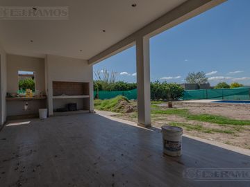Casa en El Canton - Golf - PG