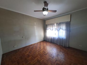 VENTA CASA 3 AMB QUINCHO PARRILLA VALENTIN ALSINA