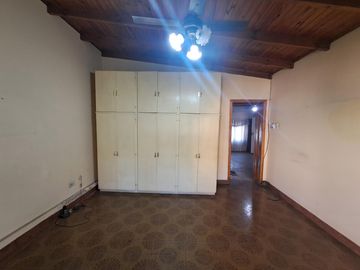VENTA CASA 3 AMB QUINCHO PARRILLA VALENTIN ALSINA