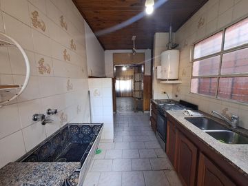 VENTA CASA 3 AMB QUINCHO PARRILLA VALENTIN ALSINA