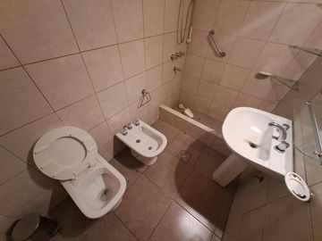 VENTA CASA 3 AMB QUINCHO PARRILLA VALENTIN ALSINA
