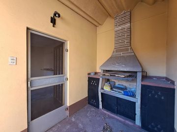 VENTA CASA 3 AMB QUINCHO PARRILLA VALENTIN ALSINA