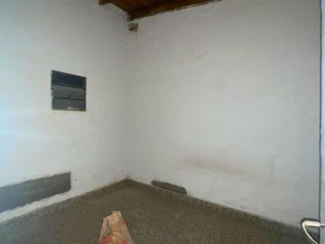 VENTA COMPLEJO DE 4 DEPARTAMENTOS   UN SALON, EN CALLE AMARANTO SUAREZ AL 100, B° VILLA MARIA. IDEAL PARA INVERSIÓN.