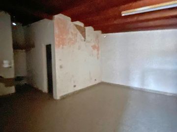 VENTA COMPLEJO DE 4 DEPARTAMENTOS   UN SALON, EN CALLE AMARANTO SUAREZ AL 100, B° VILLA MARIA. IDEAL PARA INVERSIÓN.