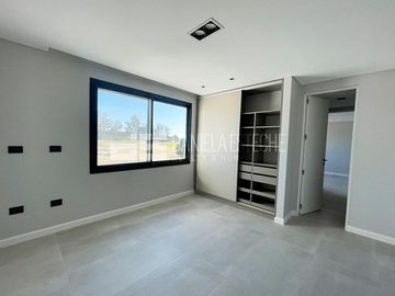 Casa en  Pilar Golf