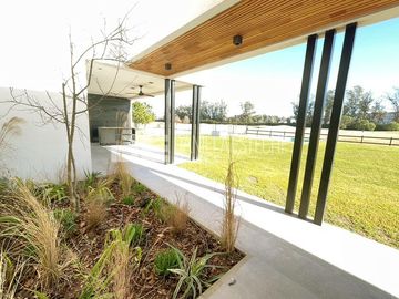 Casa en  Pilar Golf